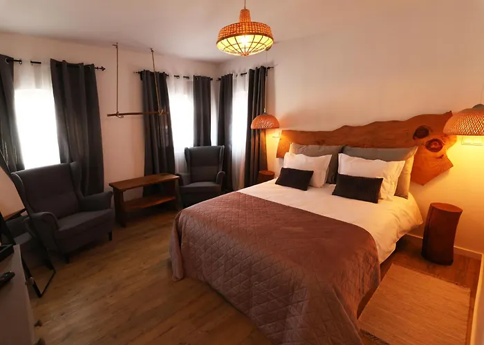 Cangalho Premium Bed & Breakfast Azueira