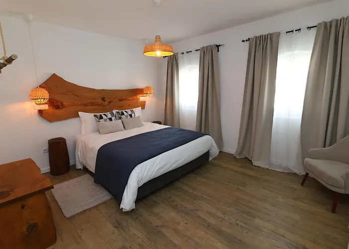 Cangalho Premium Bed & Breakfast Azueira