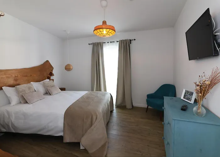 Cangalho Premium Bed & Breakfast Azueira